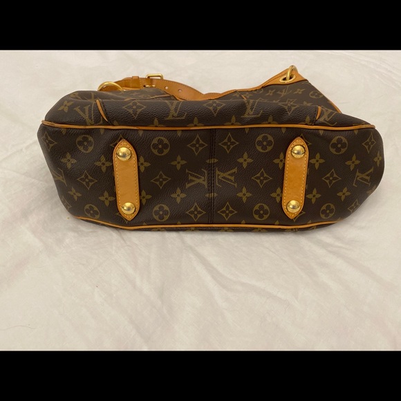Louis Vuitton Purse SOLD - Picture 6 of 8